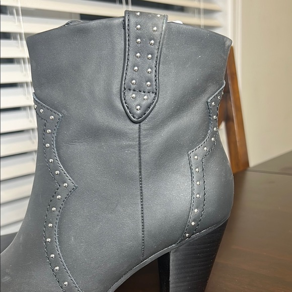 Aerosoles Lazu Western Boot Black Studded Size 10.5 – NWT Minor Defects - Picture 2 of 14